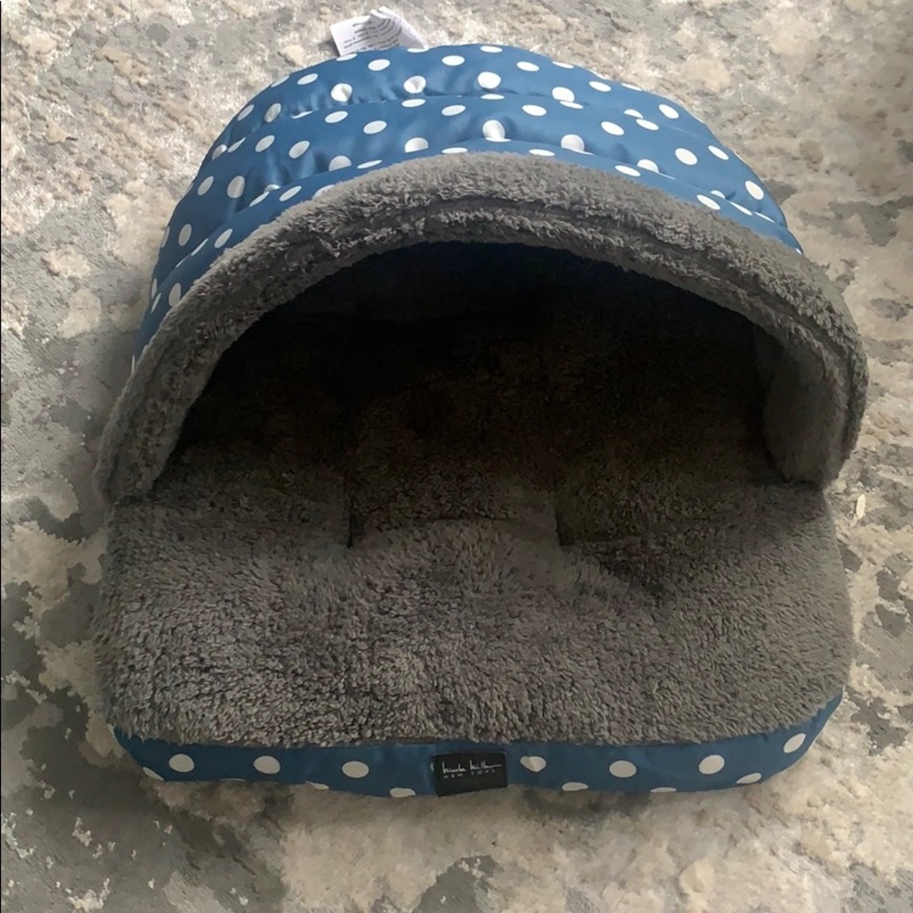 Nicole Miller Pet Bed